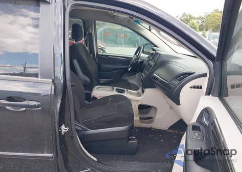 2015 Dodge Grand Caravan Sxt z USA, uszkodzony, nr VIN 2C4RDGCG8FR652778